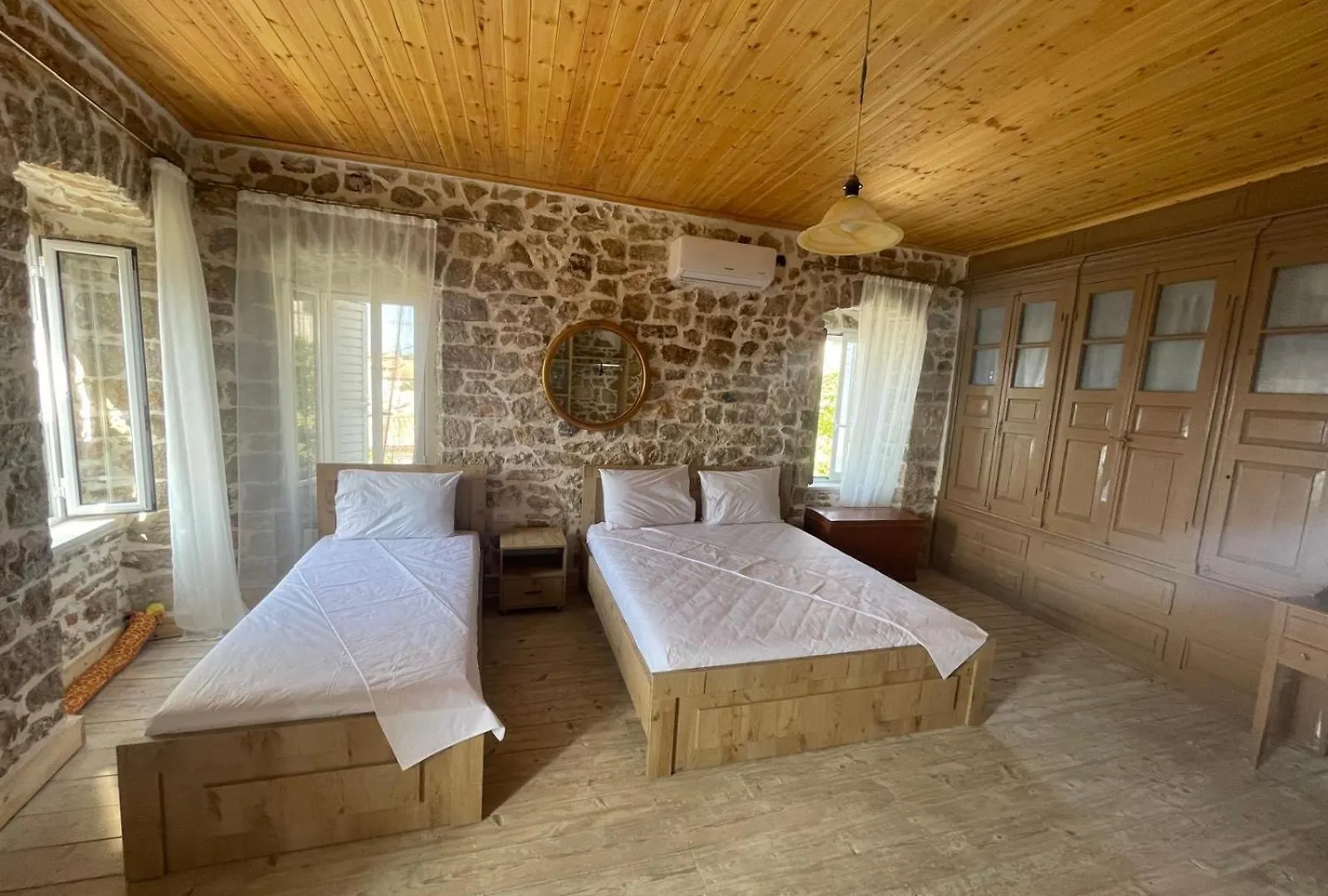 Myra Apartment Himare